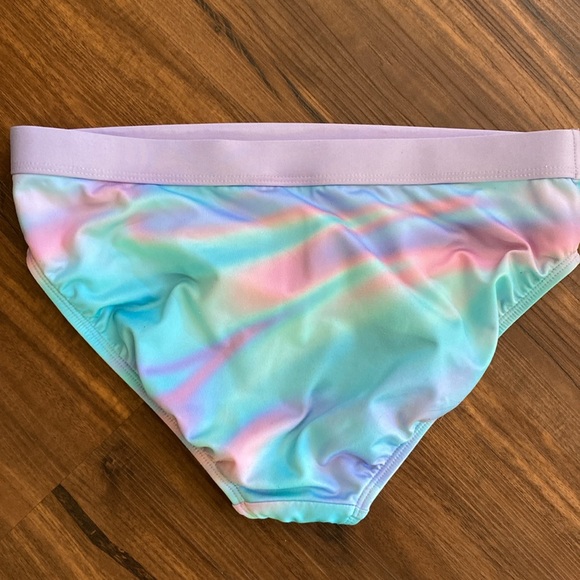 Lands’ End Rashguard & Bottom - Picture 7 of 10